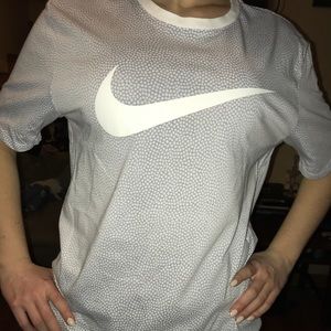 Men’s Dri Fit Patterned Nike Swish Tee